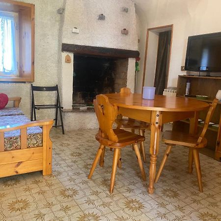 “Casa Rosi” Appartamento In Zona Medievale Pisogne Bagian luar foto